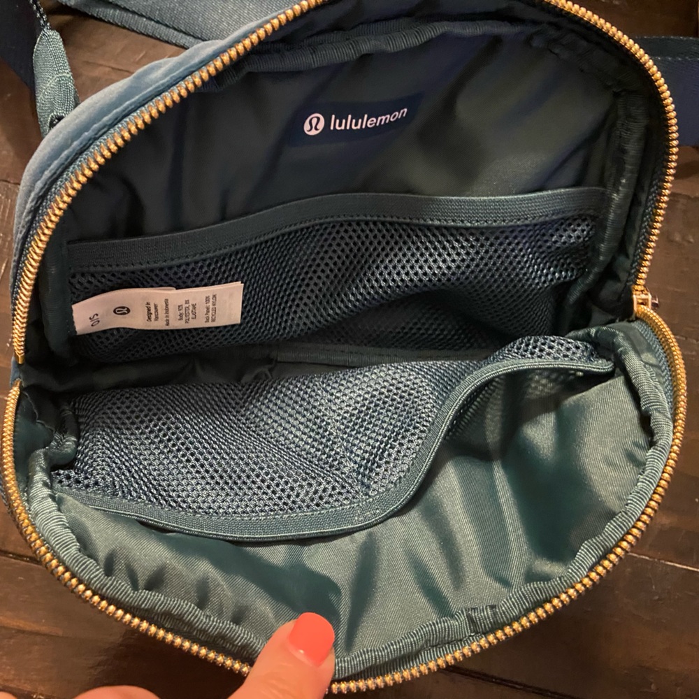 Lululemon belt bag.  Teal velour
